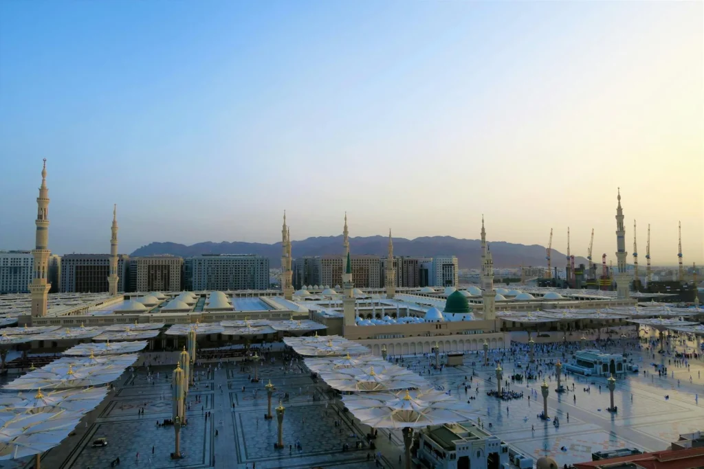 masjid nabawi hero 1536x1024 optimized